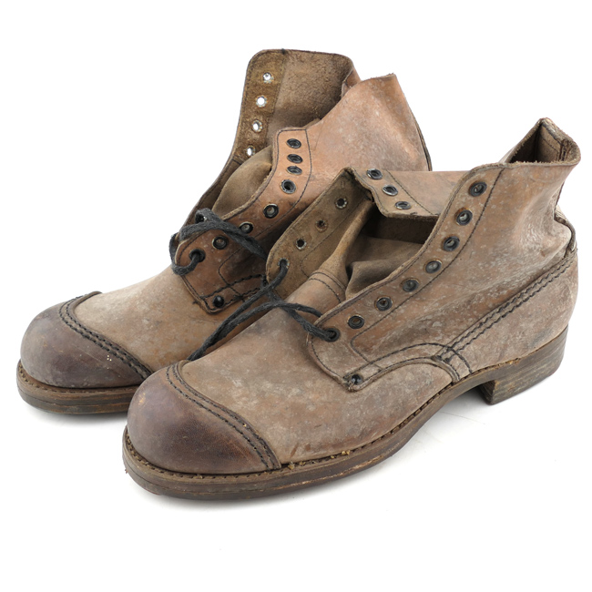Footwear: Italian M32 Ankle Boots