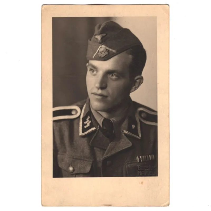 Photographs: Waffen-SS Portrait Photograph