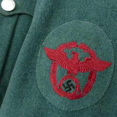 25698_4