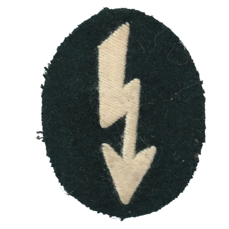 Uniform Insignia: Wehrmacht Signal Blitz 'Infanterie'