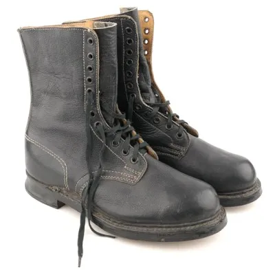 CB0429_25