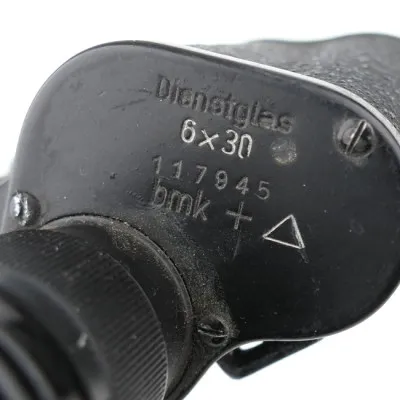 CB0488_3