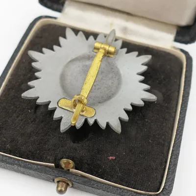 Cased Eastern Peoples Award 1st Class in Gold with Swords '100' – image 4
