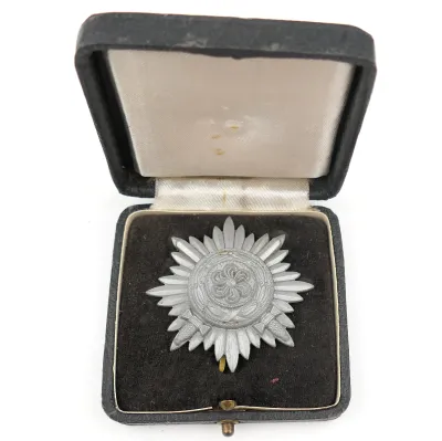 Cased Eastern Peoples Award 1st Class in Gold with Swords '100' – image 8