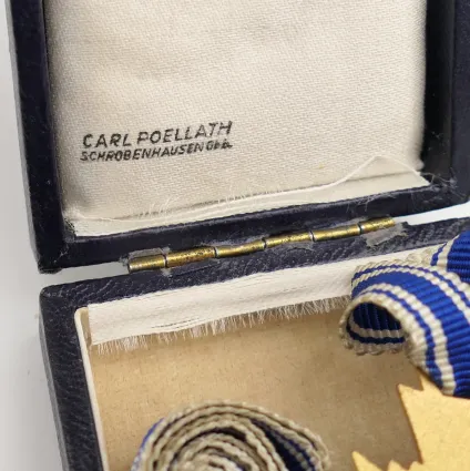 Cased Mother's Cross in Gold – image 4