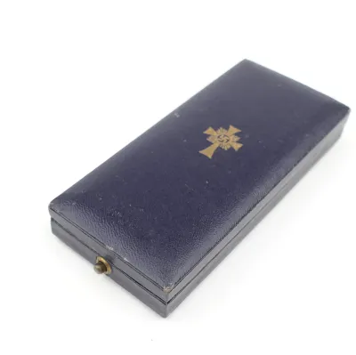 Cased Mother's Cross in Gold – image 5