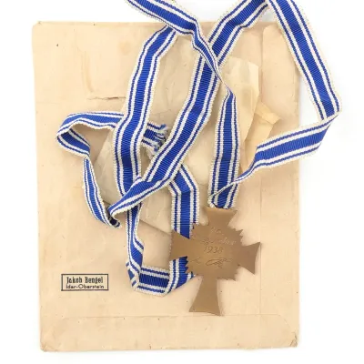 Mothers Cross in Bronze with Pouch – image 3