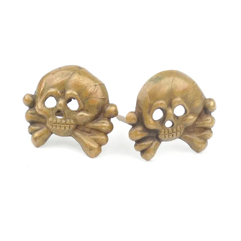 Pair of WH (Heer) Panzer Collar Tab Skulls